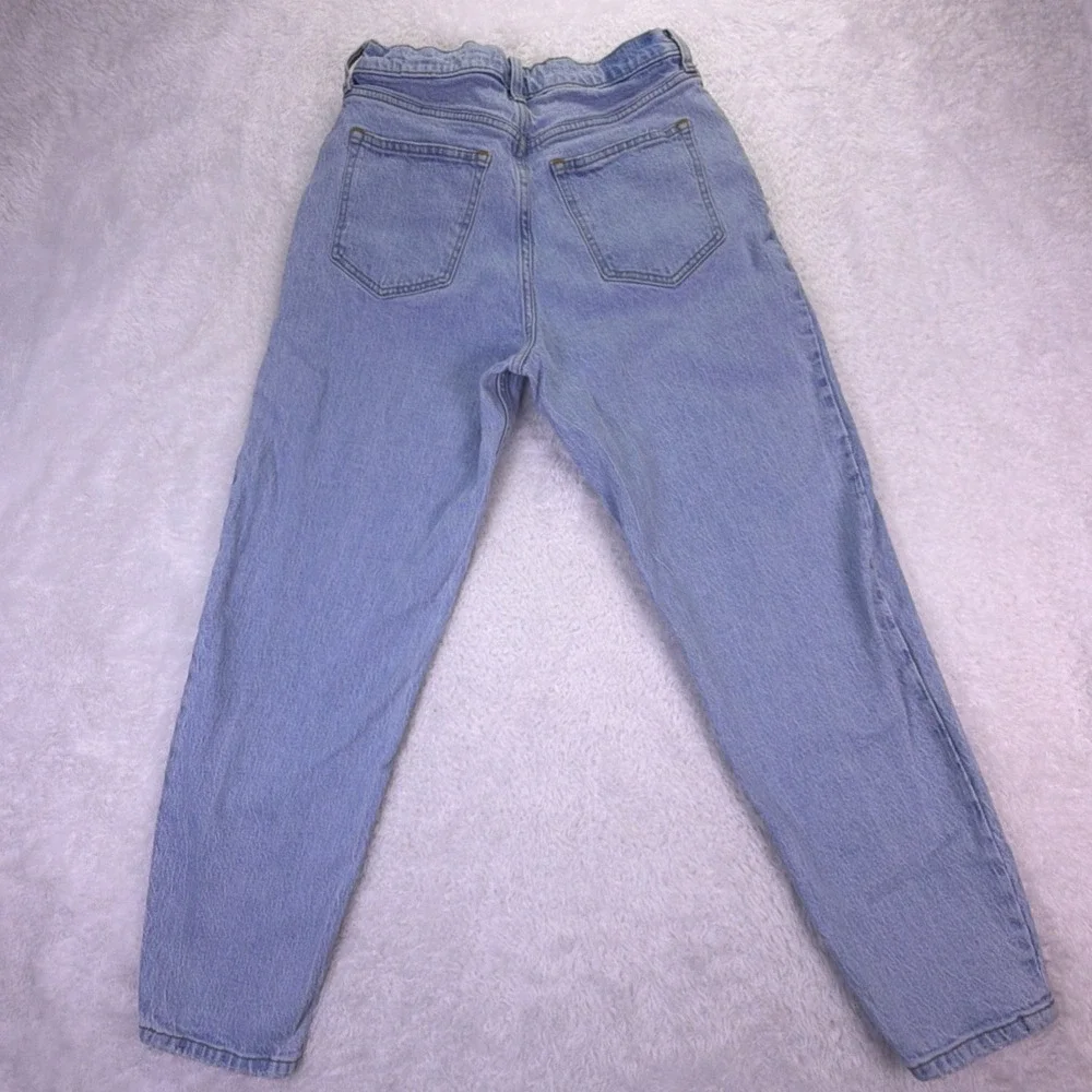 Abercrombie & Fitch The 80s Mom High Rise Jeans Women's 28/8R Light Wash (28x27)